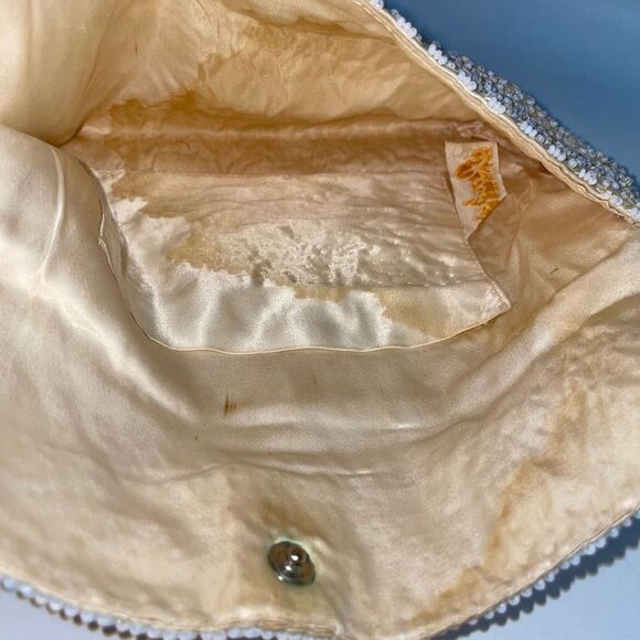 Elegant Richere Cream Beaded Clutch - Picture 4 of 4